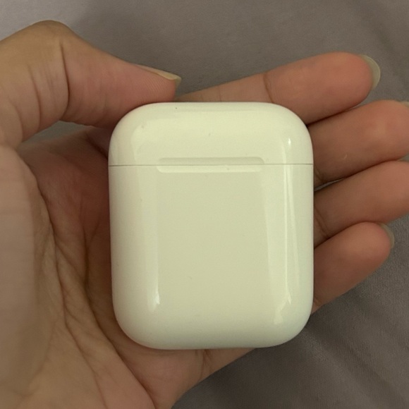 AirPod Charging Case - Picture 1 of 3